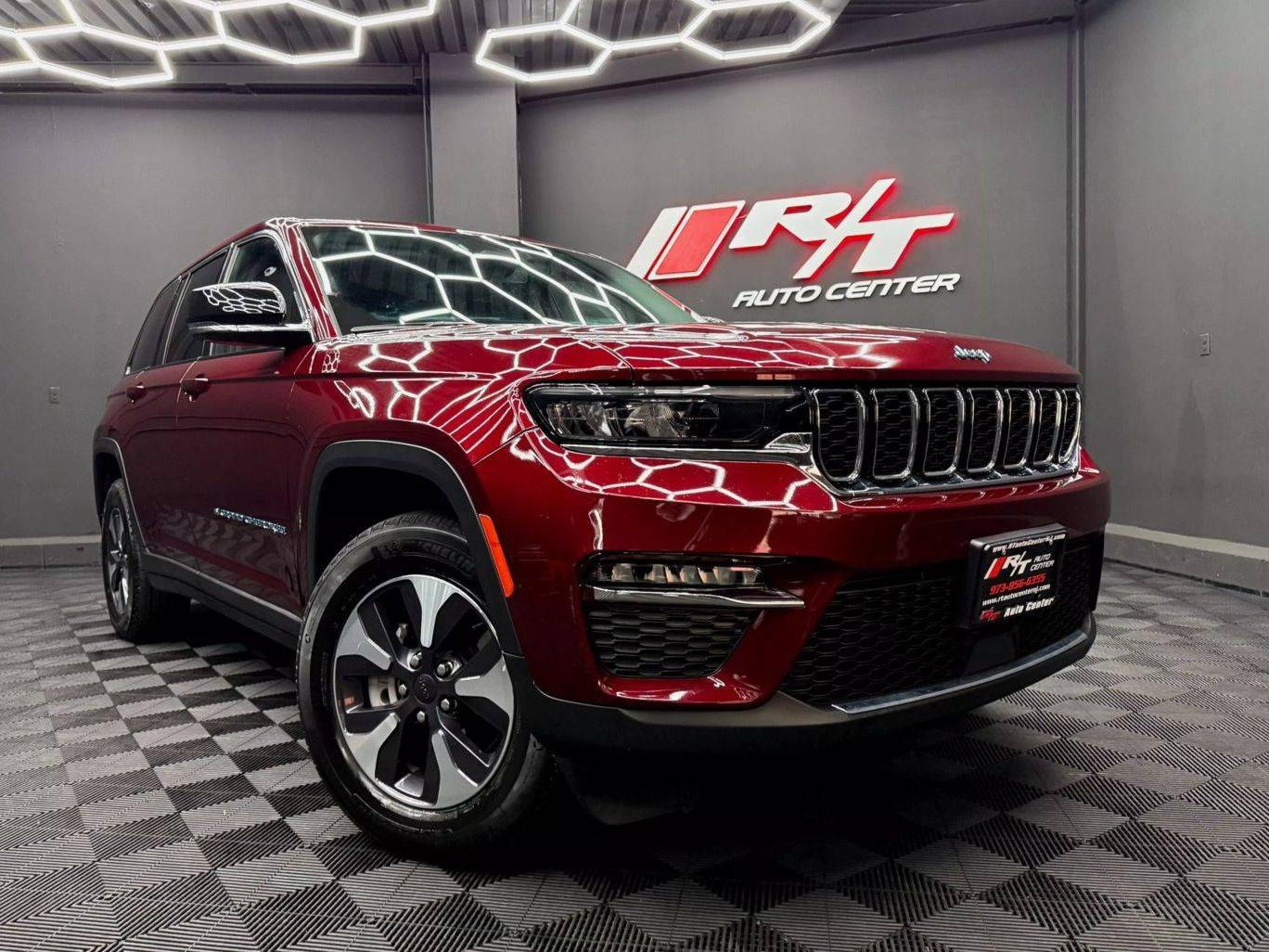 JEEP GRAND CHEROKEE 2023 1C4RJYB62PC649148 image